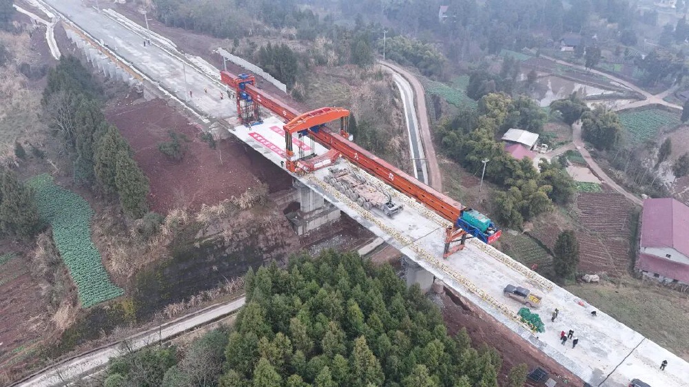 四川段桥梁建设全部完成!成渝中线高铁建设进入全面冲刺阶段1.jpg